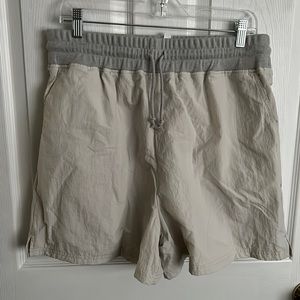New Grey/White Fabletics Jenna Shorts with 3 Pockets and Athletic Lining